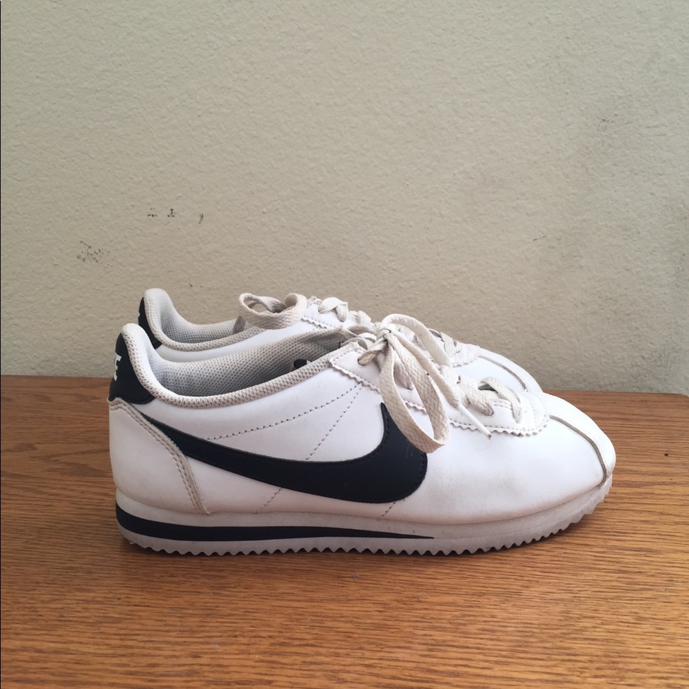Nike Cortez size 7 Women’s